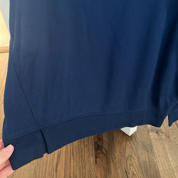 Vineyard Vines Women’s Navy Embroidered Top - Picture 3 of 5